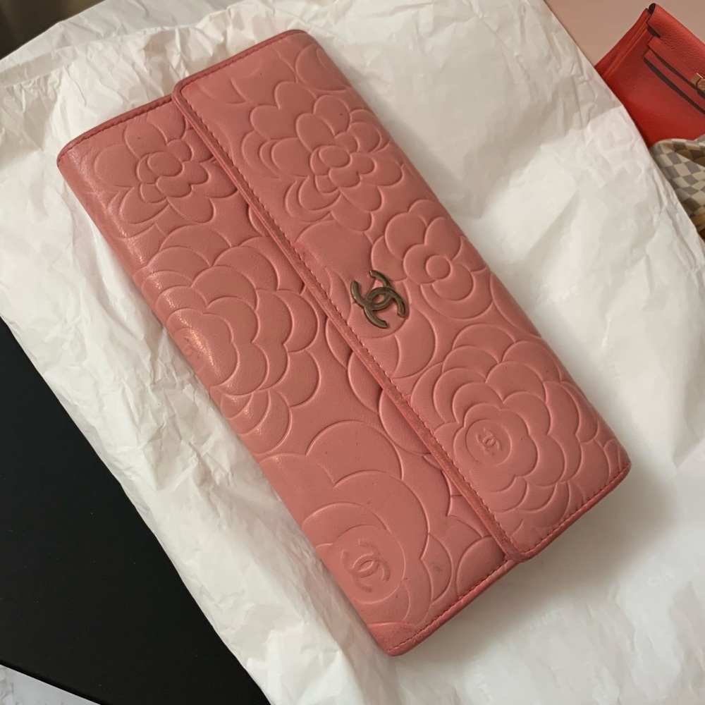 Chanel pink leather wallet